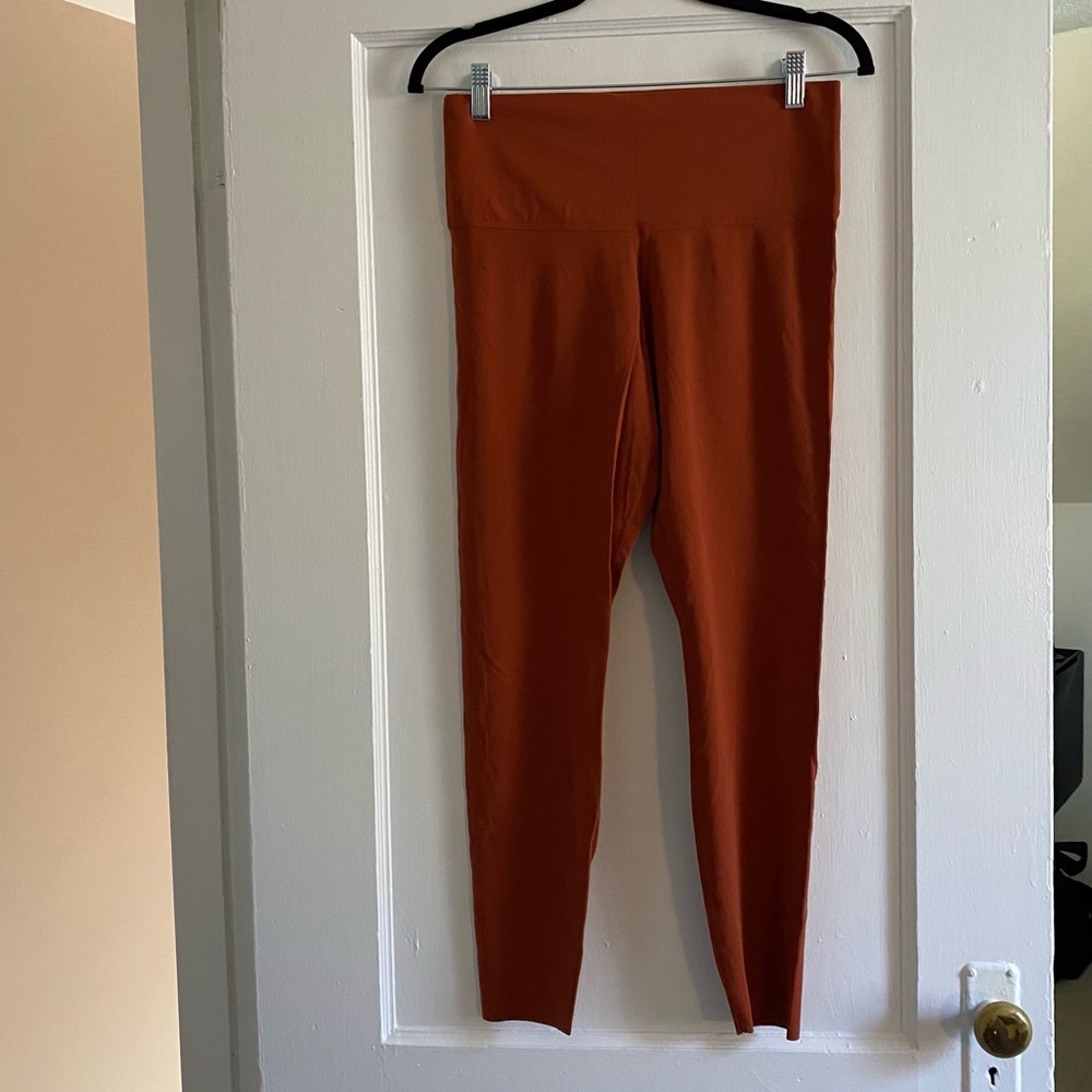 NWOT Nike Yoga Luxe 7/8 Leggings